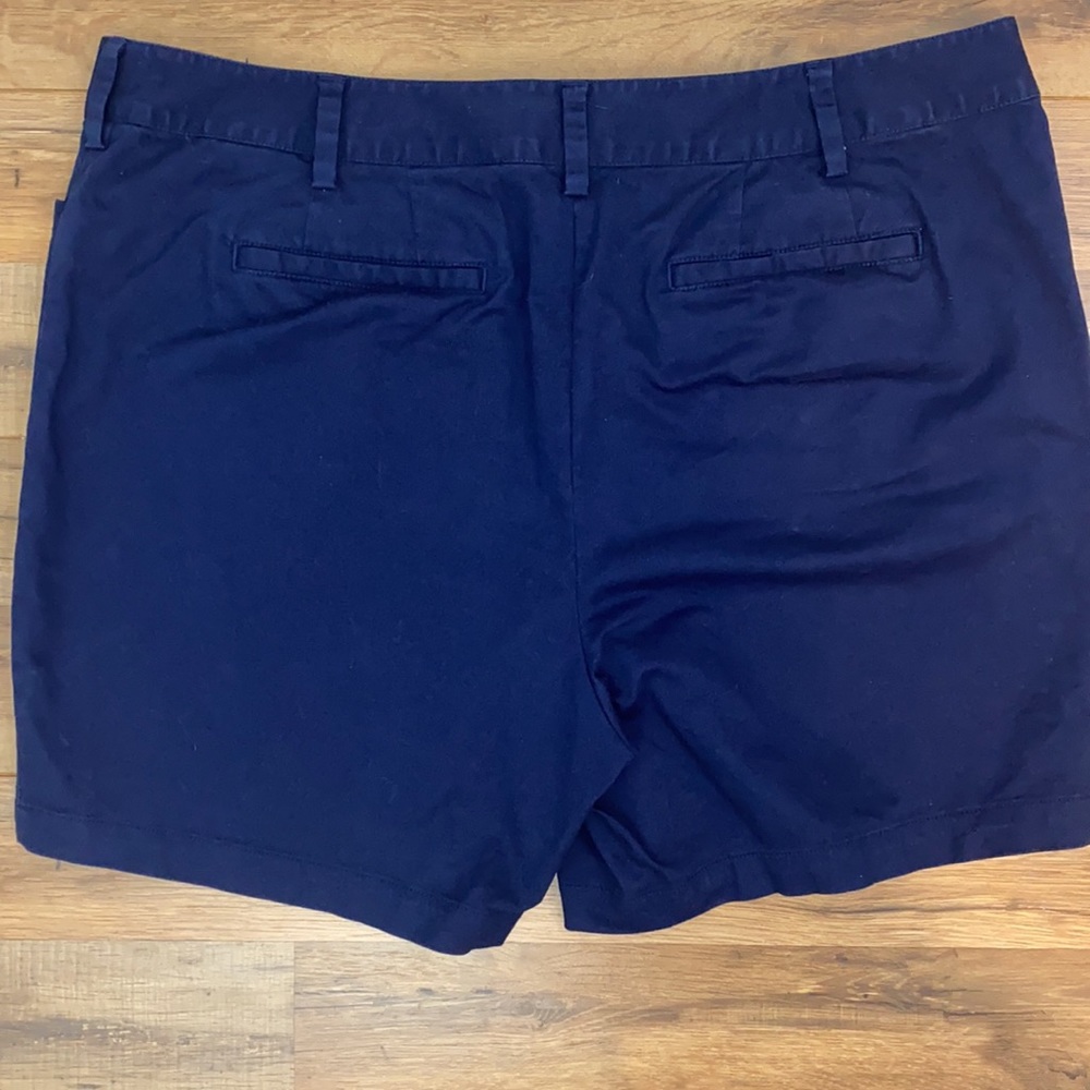 Lands End Navy Women’s cotton spandex shorts 18W